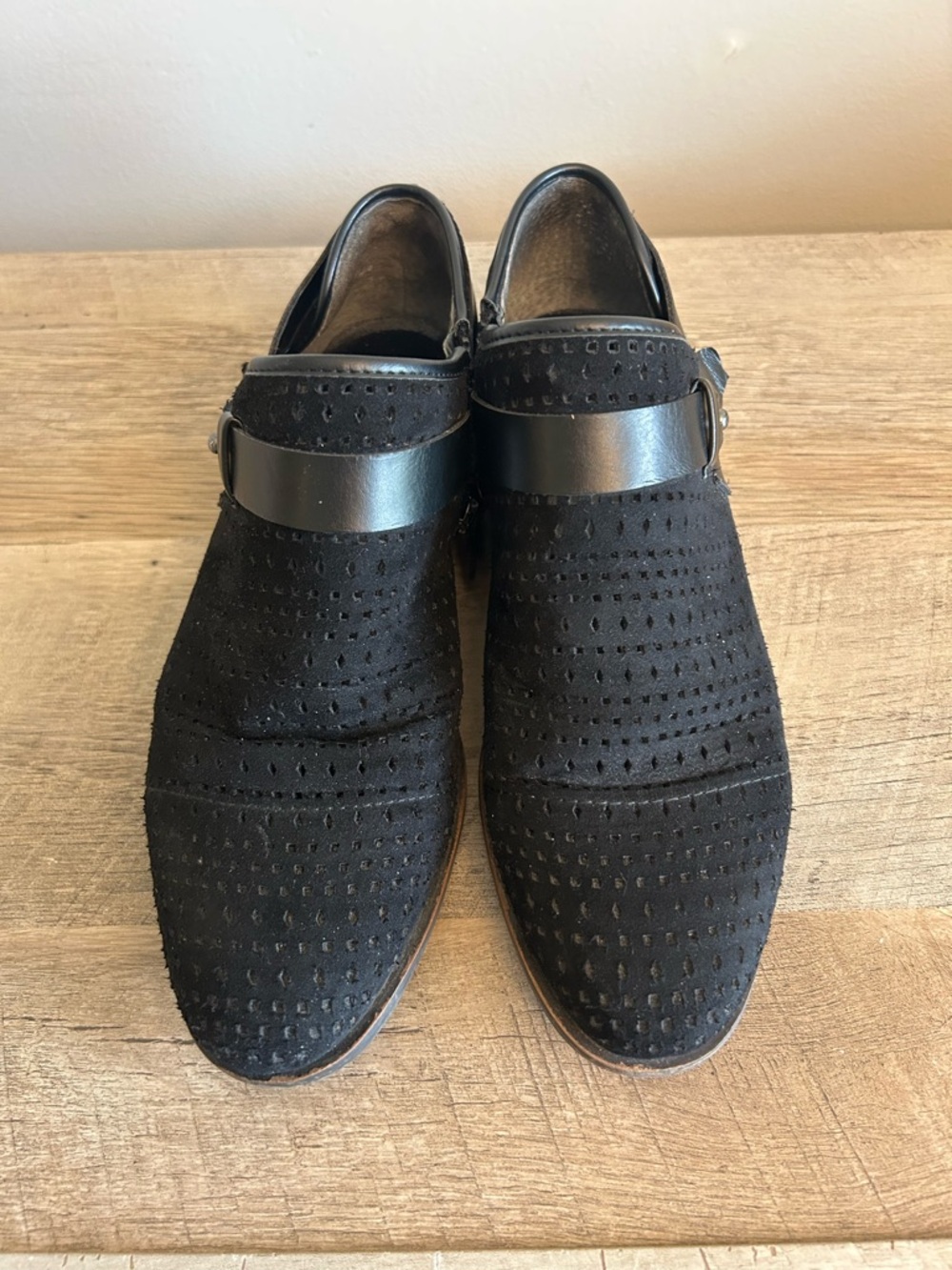Franco Sarto Sz 7 Rogue Black Perforated Suede Buckle Shooties Zipper Adjustable - Picture 3 of 12